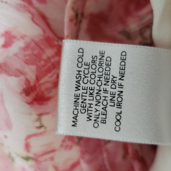 Beautiful Light and Flowy Ruffles Christopher & Banks Sleevless Floral Top - Picture 7 of 8